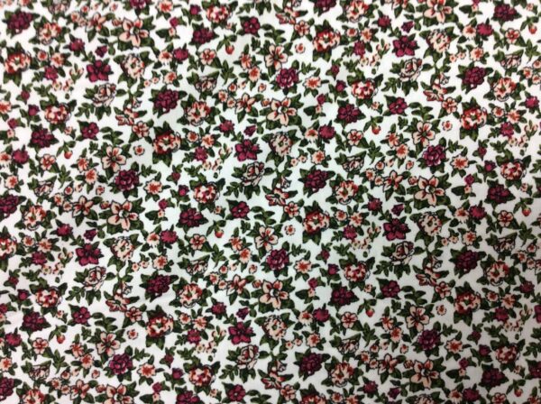Florecitas fuchas fondo blanco