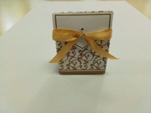 Caja Blanco con Dorado