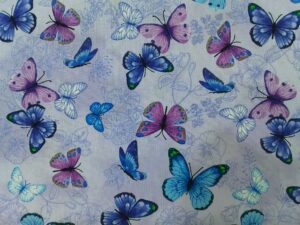 Mariposas fondo lila