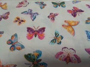 Mariposas Fondo Crema