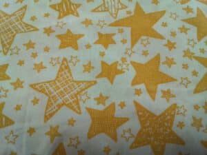 Estrellas Amarillas Fondo Crema